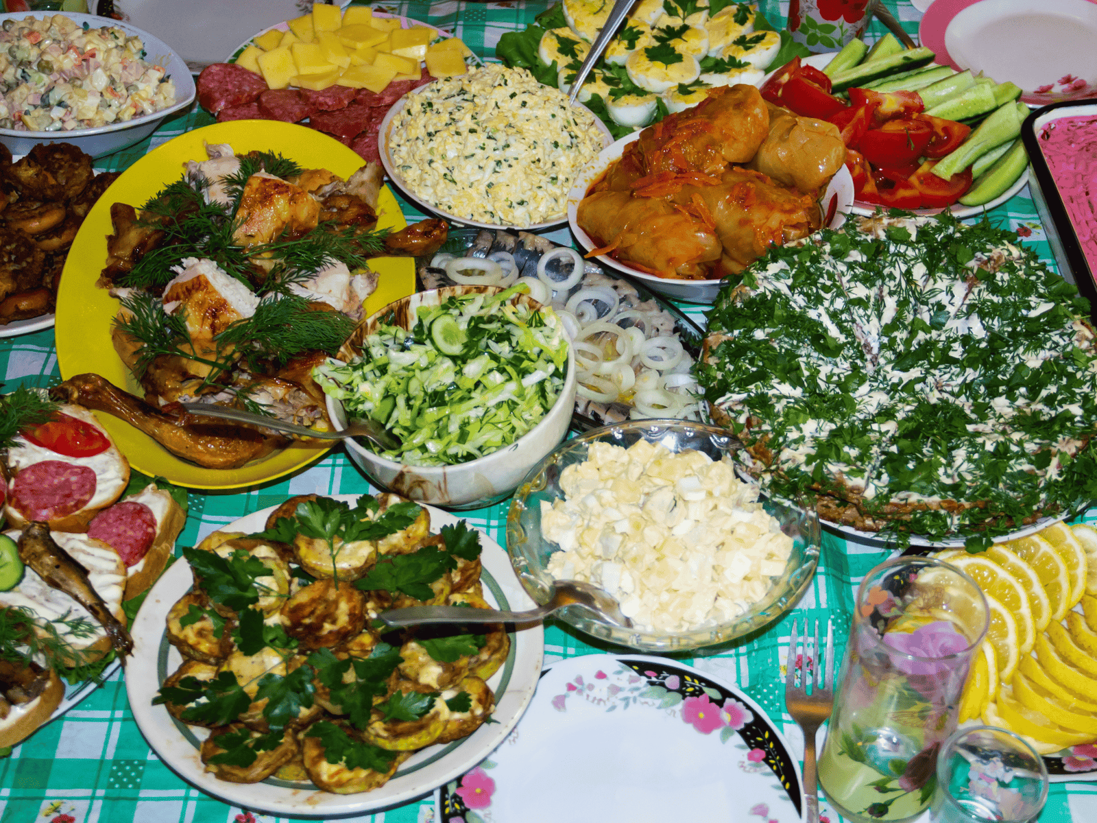 Large gathering meal prepared in-home